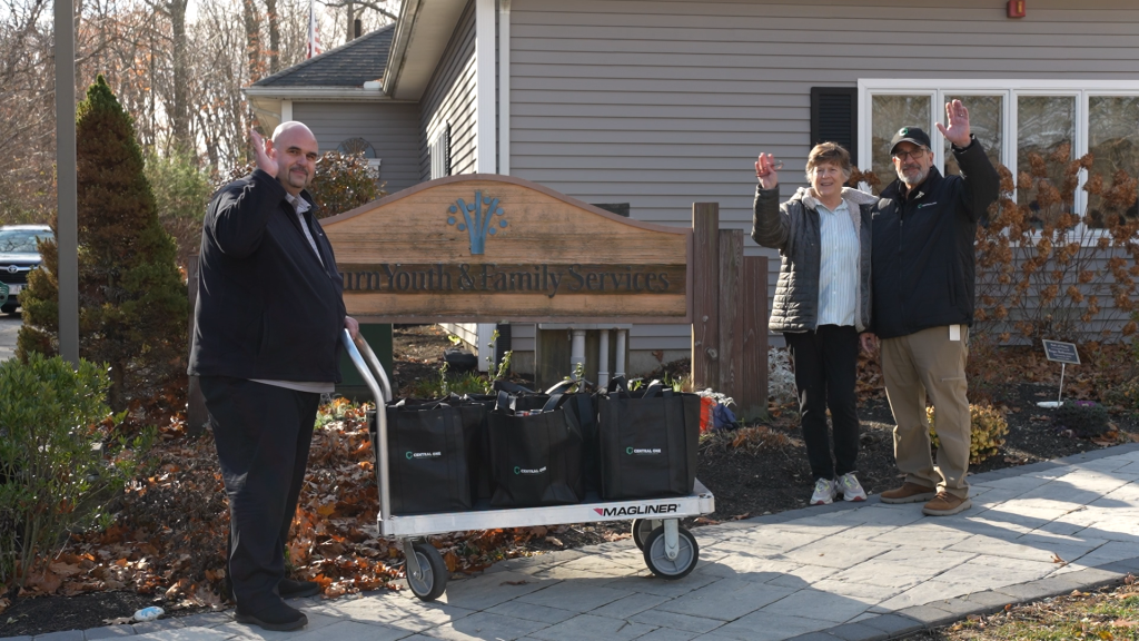 Central One Federal Credit Union Employees donate to Auburn Youth and Family Services for Thanksgiving